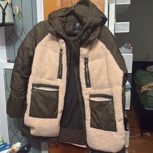 Size L Orolay jacket with cozy sherpa